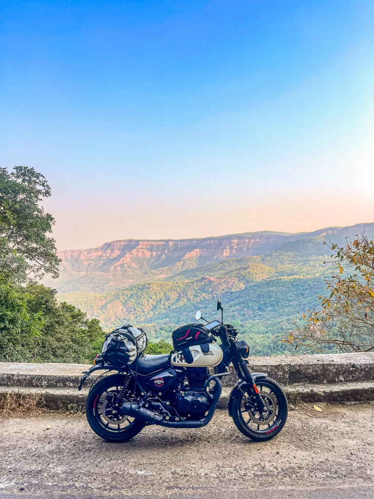 I realised it was the perfect time to ride into Maharashtra and finally tick the Rann of Kutch off my bucket list